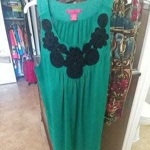 Sunny Leigh Large Green Top